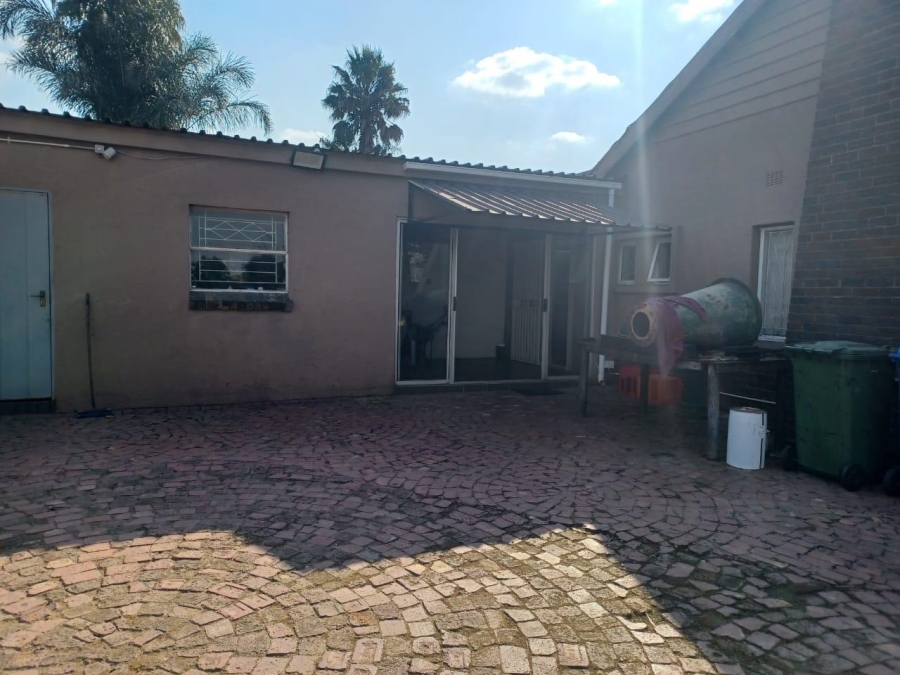 4 Bedroom Property for Sale in Rowhill Gauteng