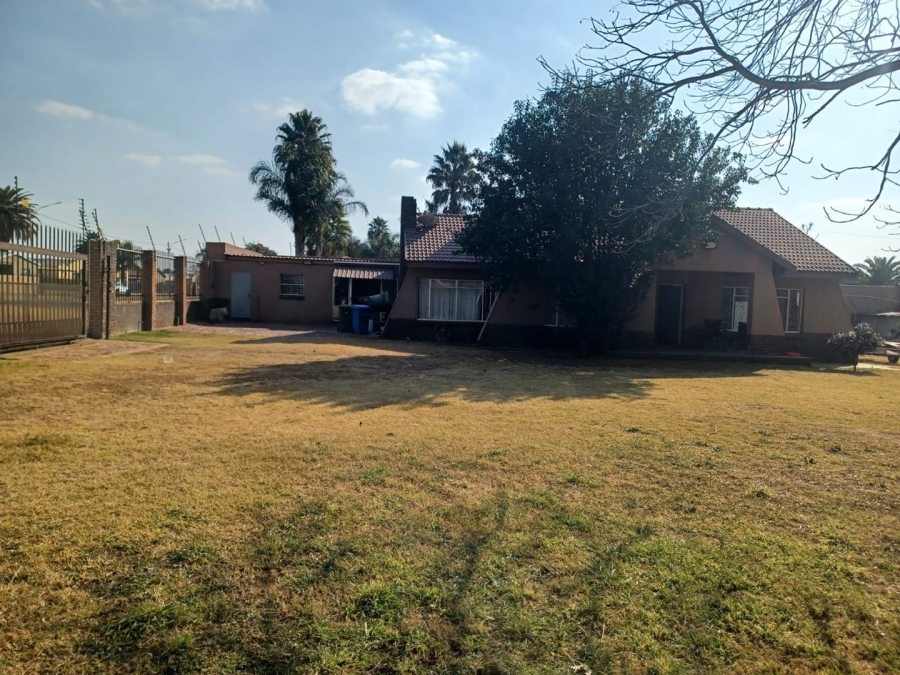 4 Bedroom Property for Sale in Rowhill Gauteng
