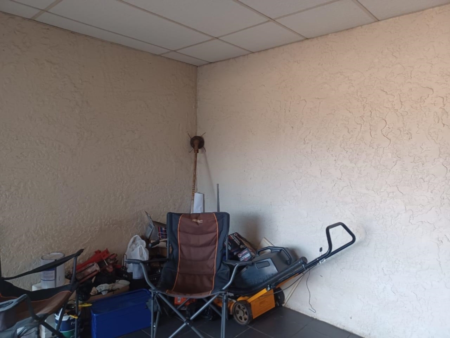 4 Bedroom Property for Sale in Rowhill Gauteng