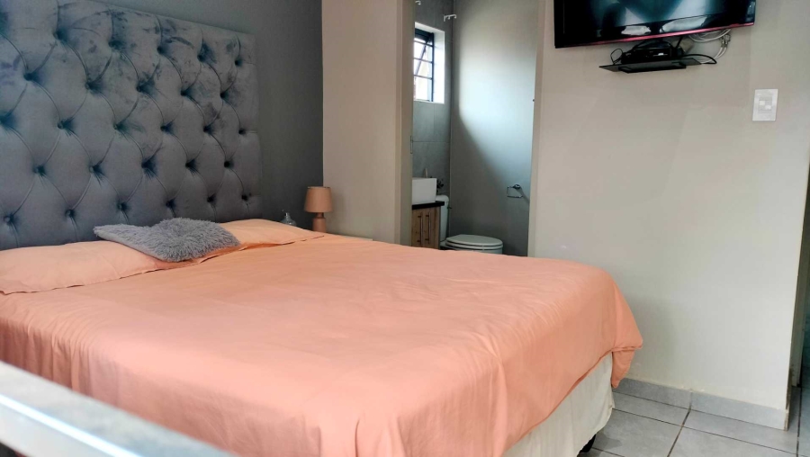 3 Bedroom Property for Sale in Lotus Gardens Gauteng