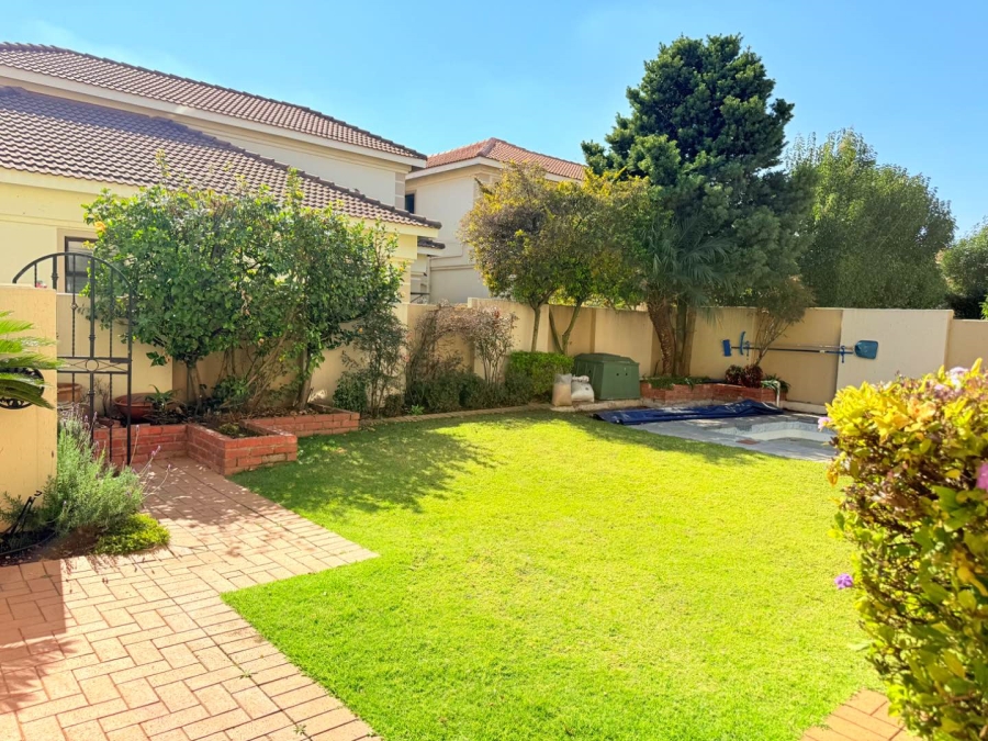 5 Bedroom Property for Sale in Eden Glen Gauteng
