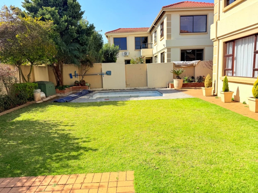 5 Bedroom Property for Sale in Eden Glen Gauteng