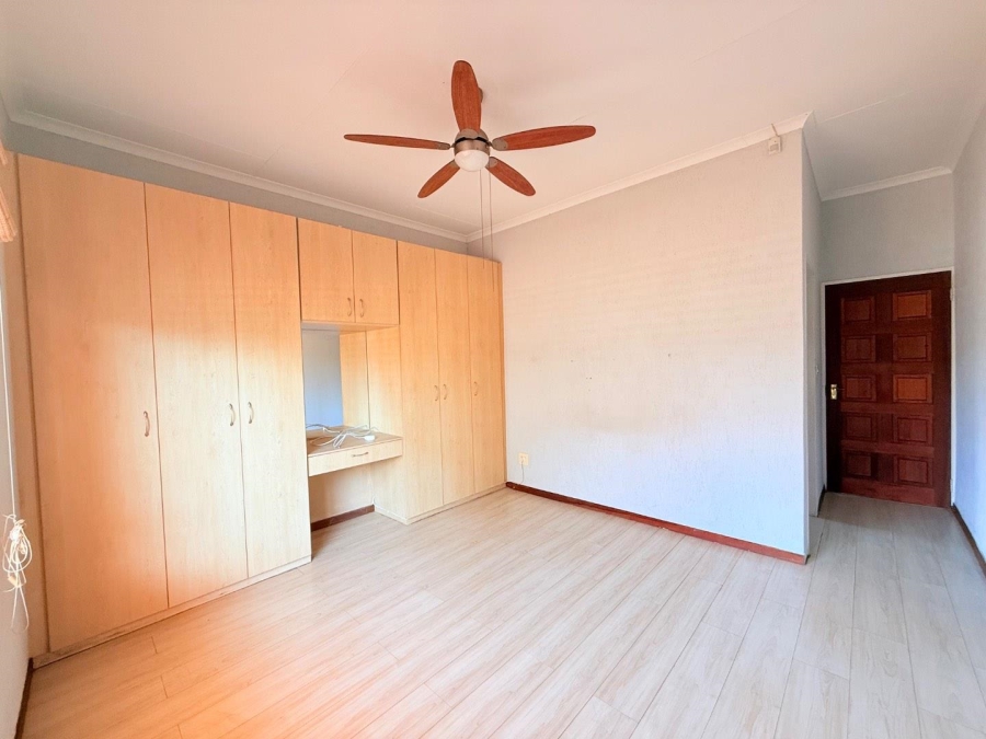 5 Bedroom Property for Sale in Eden Glen Gauteng