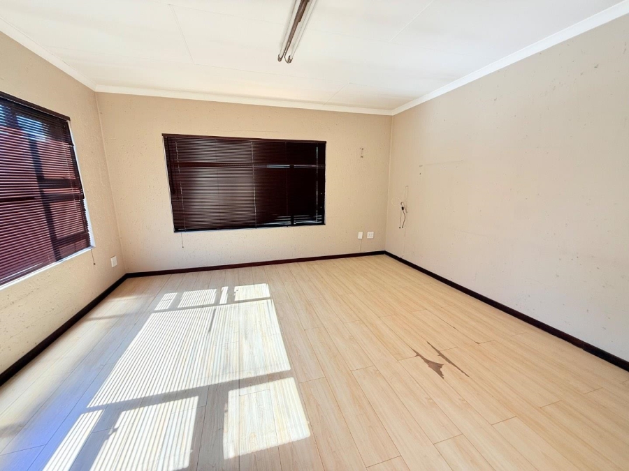 5 Bedroom Property for Sale in Eden Glen Gauteng