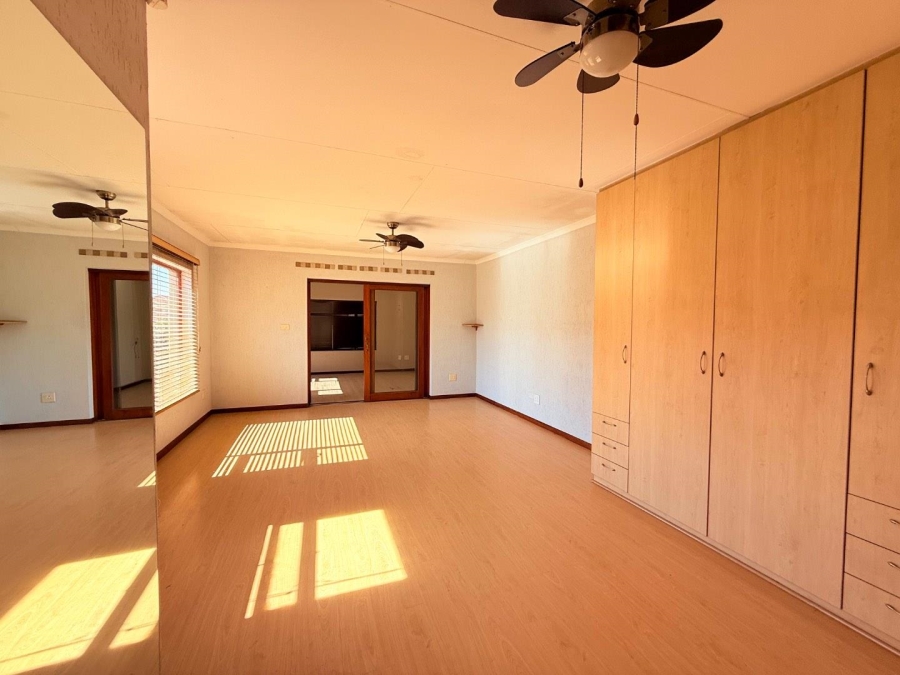 5 Bedroom Property for Sale in Eden Glen Gauteng