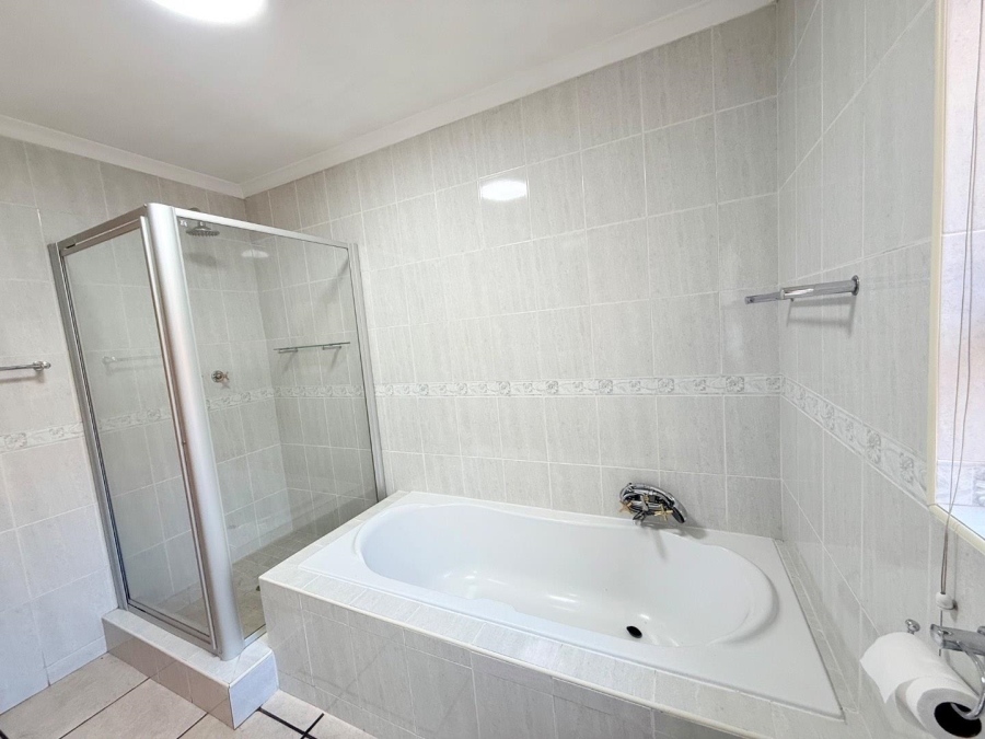 5 Bedroom Property for Sale in Eden Glen Gauteng