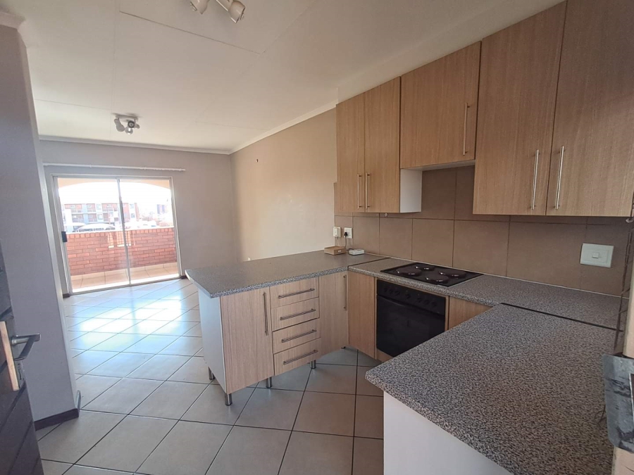 2 Bedroom Property for Sale in Monavoni Gauteng