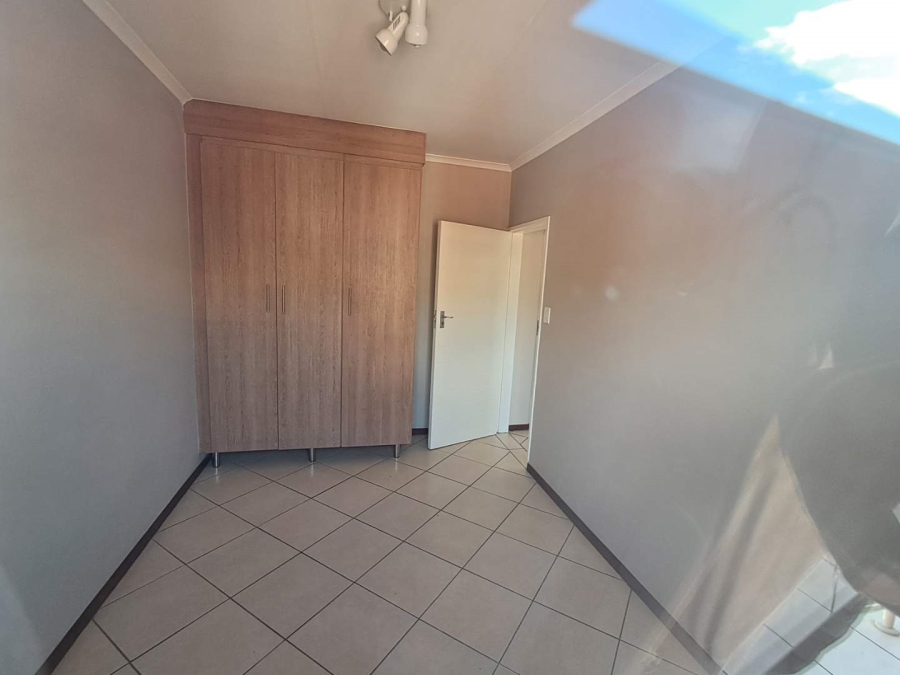 2 Bedroom Property for Sale in Monavoni Gauteng