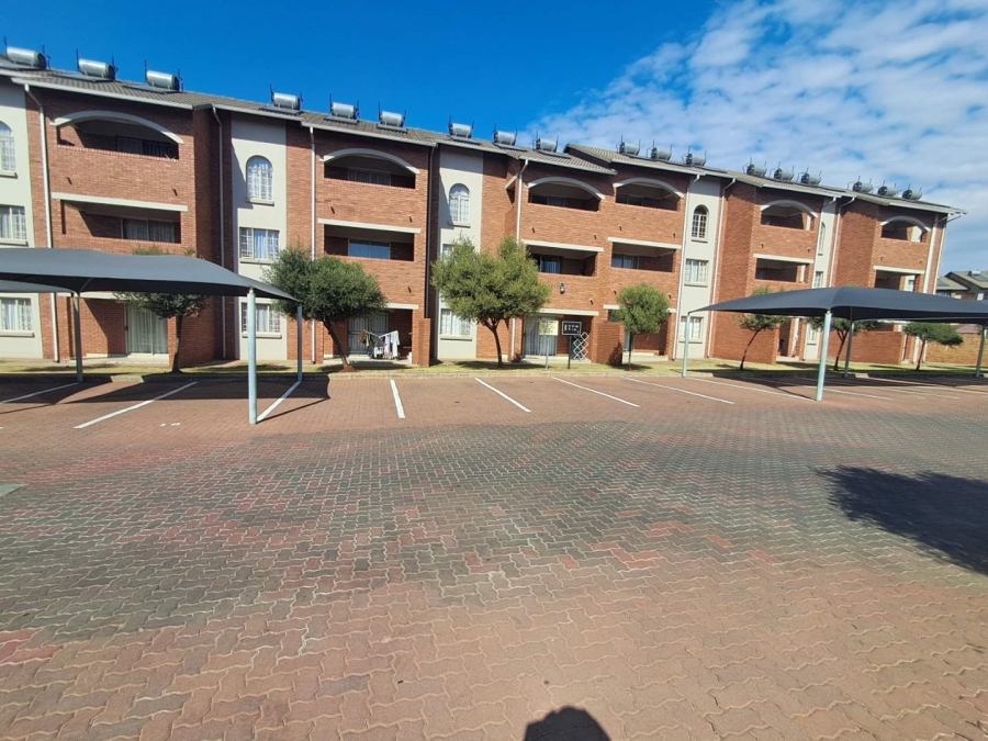 2 Bedroom Property for Sale in Monavoni Gauteng