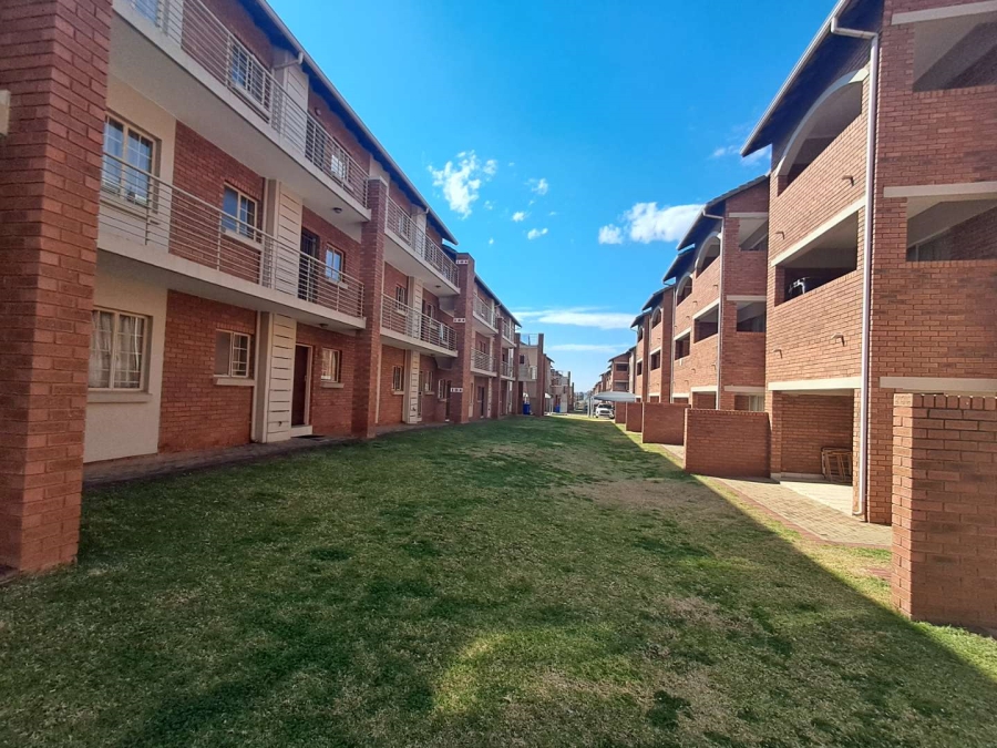 2 Bedroom Property for Sale in Monavoni Gauteng