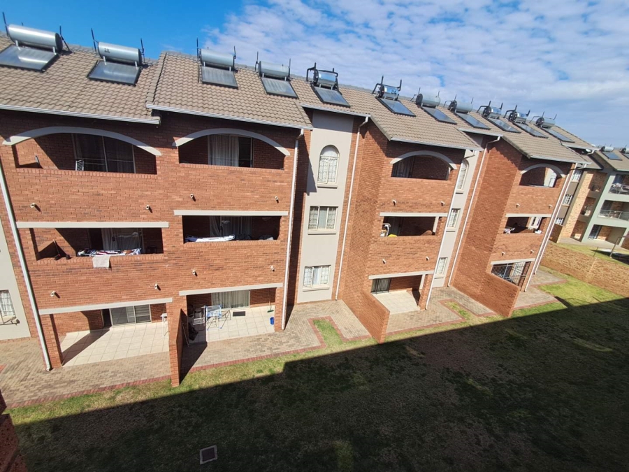 2 Bedroom Property for Sale in Monavoni Gauteng
