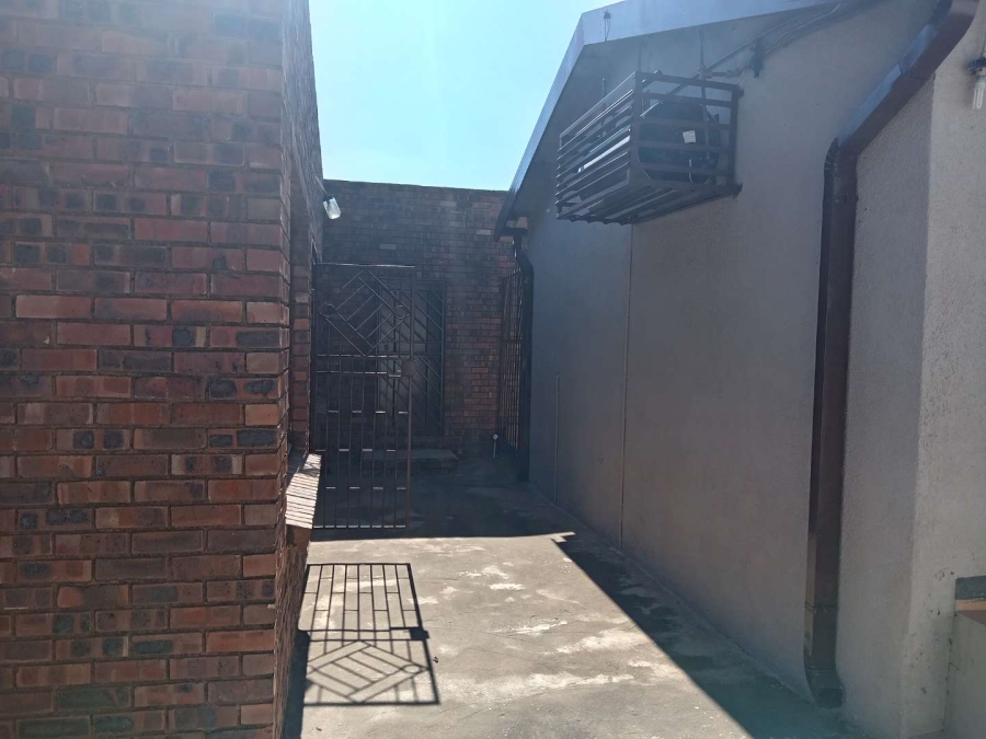 2 Bedroom Property for Sale in Soshanguve F Gauteng