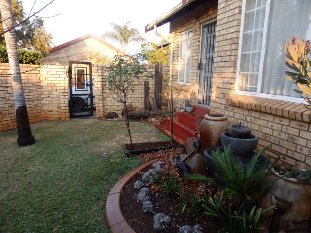 3 Bedroom Property for Sale in Faerie Glen Gauteng