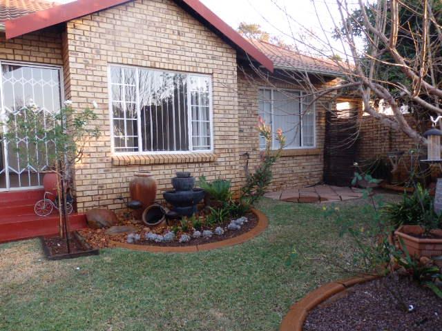 3 Bedroom Property for Sale in Faerie Glen Gauteng