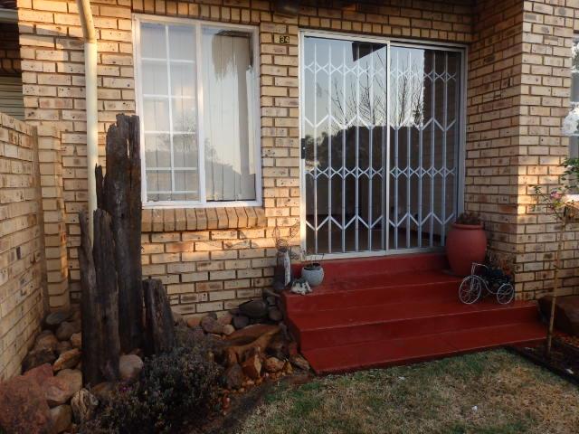 3 Bedroom Property for Sale in Faerie Glen Gauteng