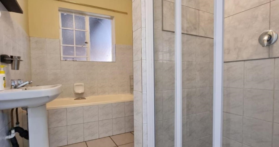 2 Bedroom Property for Sale in Garsfontein Gauteng