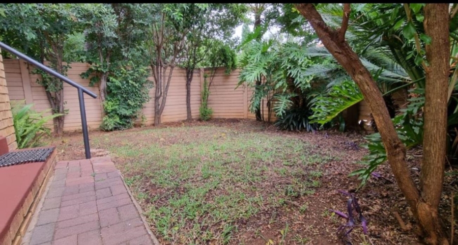2 Bedroom Property for Sale in Garsfontein Gauteng