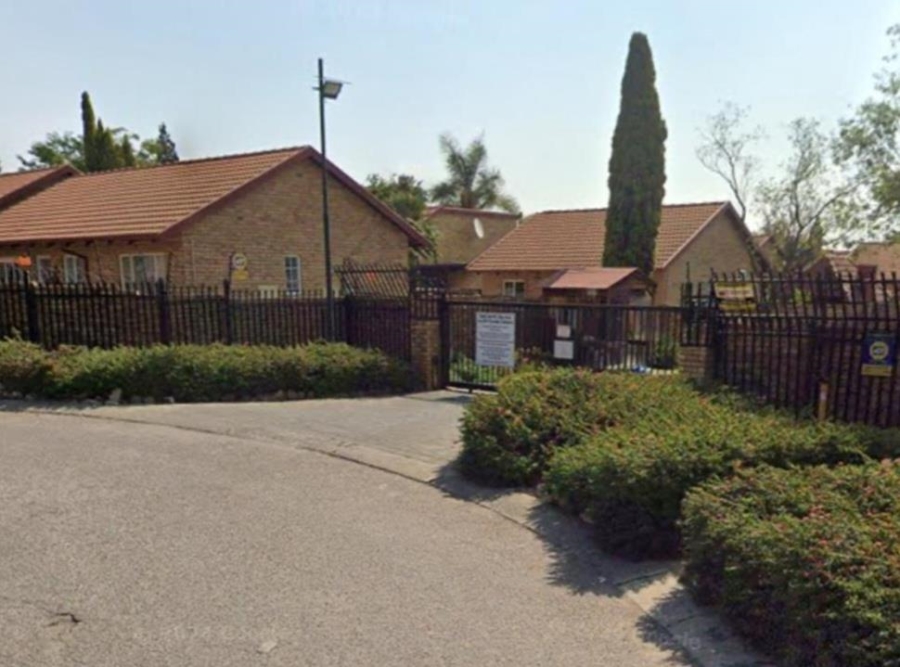 2 Bedroom Property for Sale in Garsfontein Gauteng