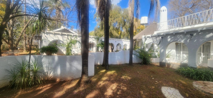 8 Bedroom Property for Sale in Honingnestkrans Gauteng