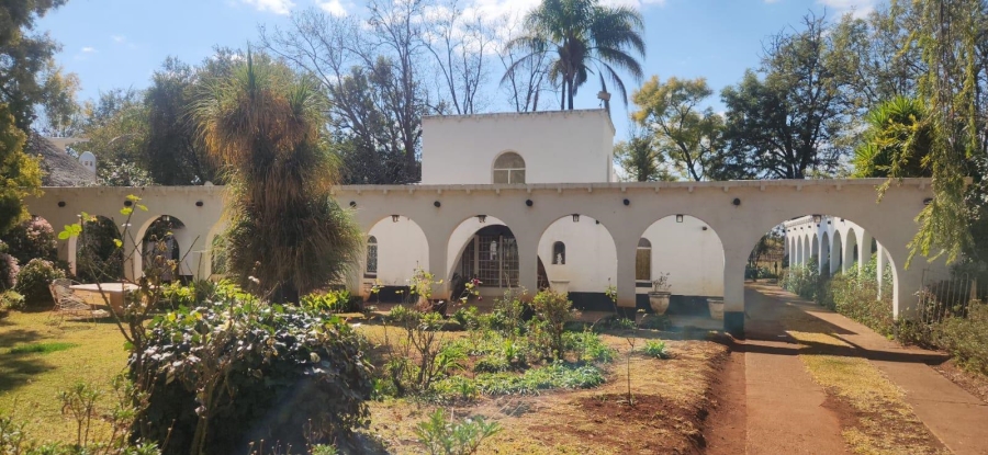 8 Bedroom Property for Sale in Honingnestkrans Gauteng