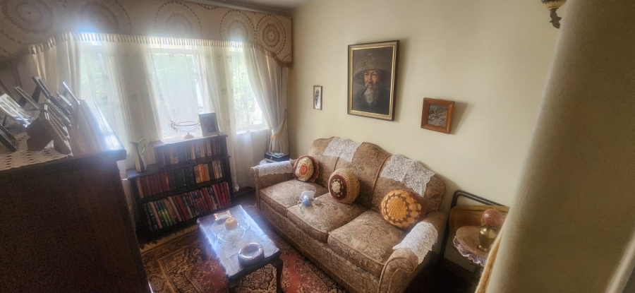 8 Bedroom Property for Sale in Honingnestkrans Gauteng