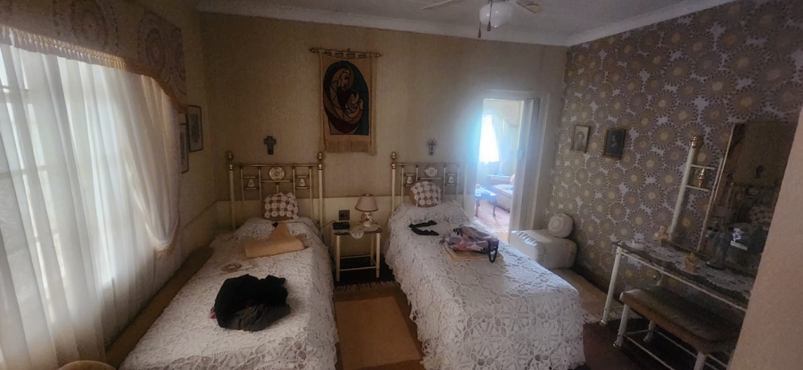 8 Bedroom Property for Sale in Honingnestkrans Gauteng