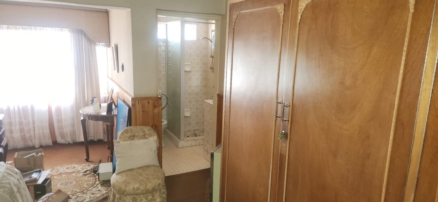 8 Bedroom Property for Sale in Honingnestkrans Gauteng