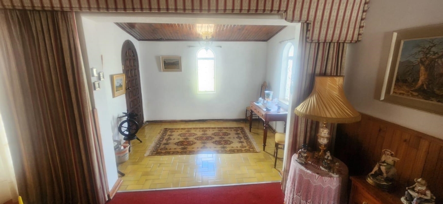 8 Bedroom Property for Sale in Honingnestkrans Gauteng