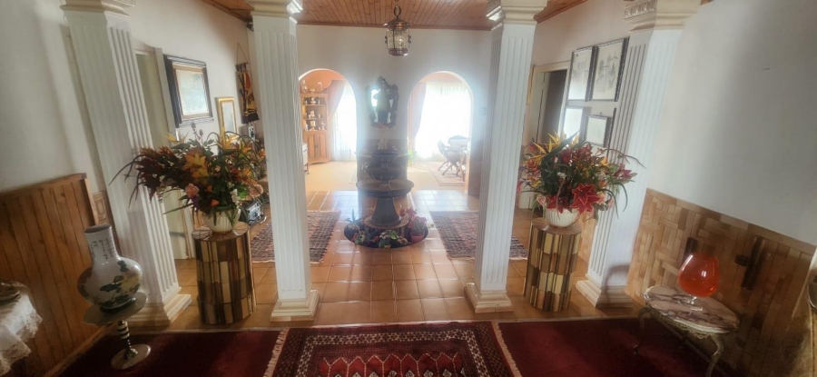 8 Bedroom Property for Sale in Honingnestkrans Gauteng