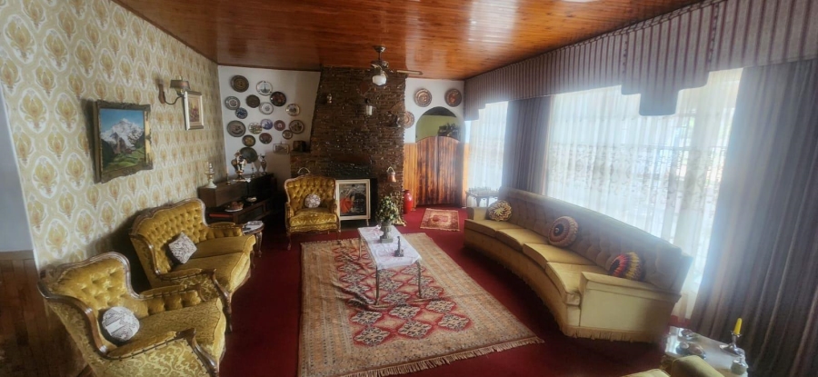 8 Bedroom Property for Sale in Honingnestkrans Gauteng