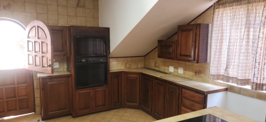 8 Bedroom Property for Sale in Honingnestkrans Gauteng