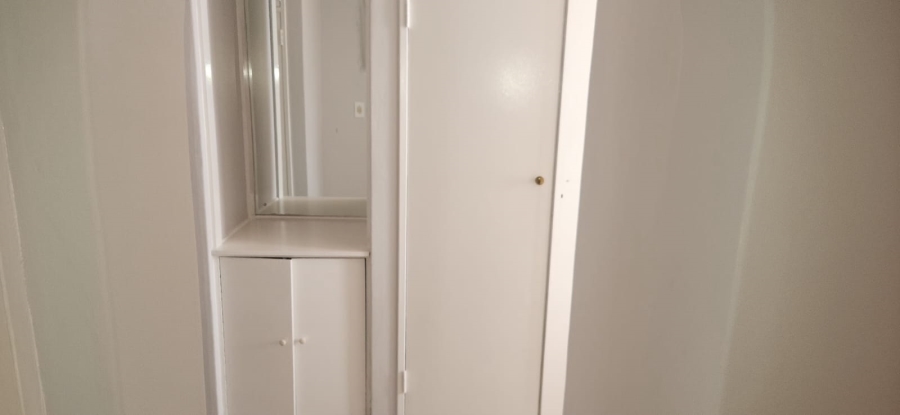 8 Bedroom Property for Sale in Honingnestkrans Gauteng