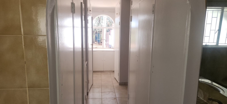 8 Bedroom Property for Sale in Honingnestkrans Gauteng
