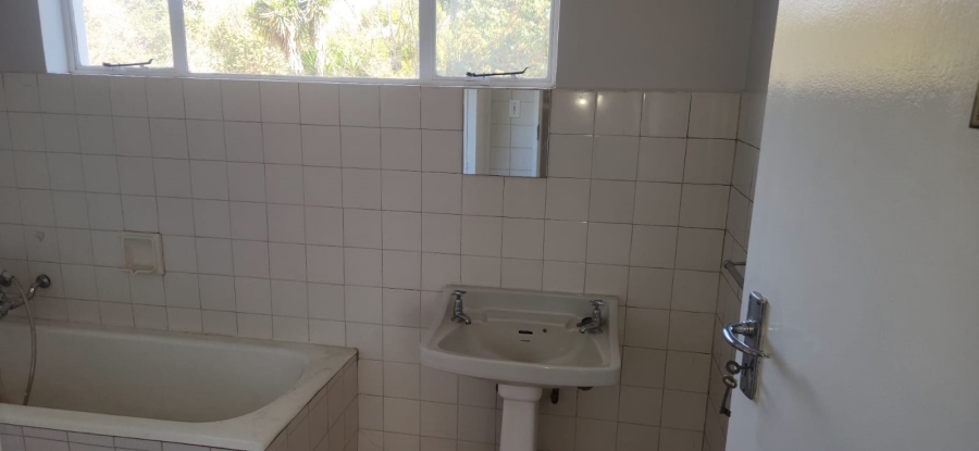 8 Bedroom Property for Sale in Honingnestkrans Gauteng