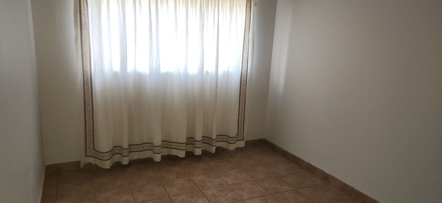 8 Bedroom Property for Sale in Honingnestkrans Gauteng