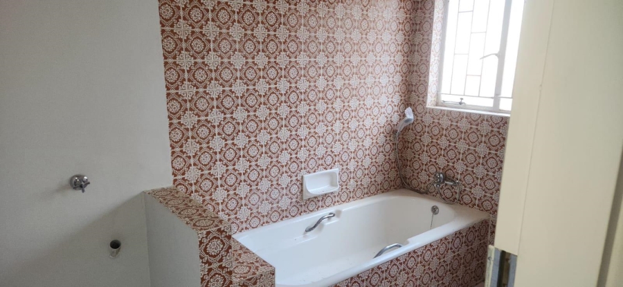 8 Bedroom Property for Sale in Honingnestkrans Gauteng