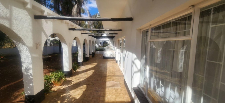 8 Bedroom Property for Sale in Honingnestkrans Gauteng