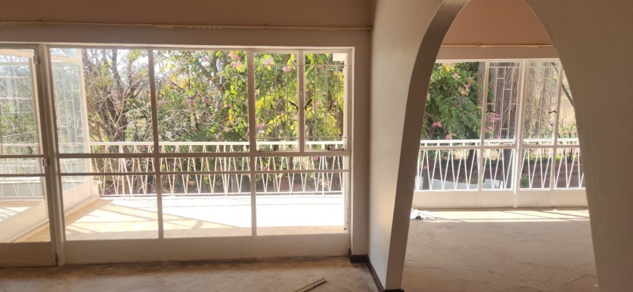 8 Bedroom Property for Sale in Honingnestkrans Gauteng