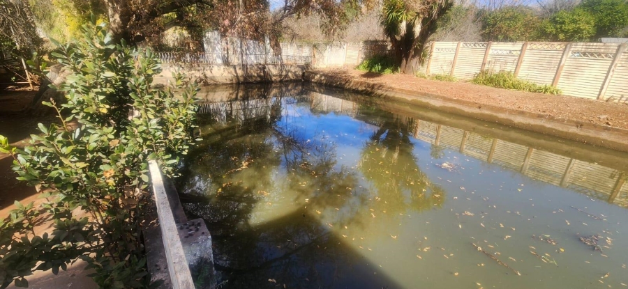 8 Bedroom Property for Sale in Honingnestkrans Gauteng