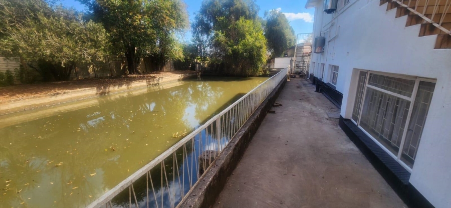 8 Bedroom Property for Sale in Honingnestkrans Gauteng