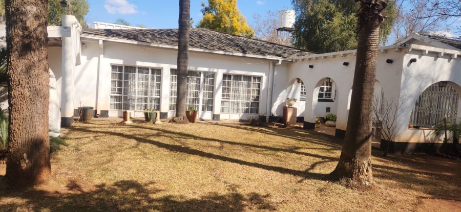8 Bedroom Property for Sale in Honingnestkrans Gauteng