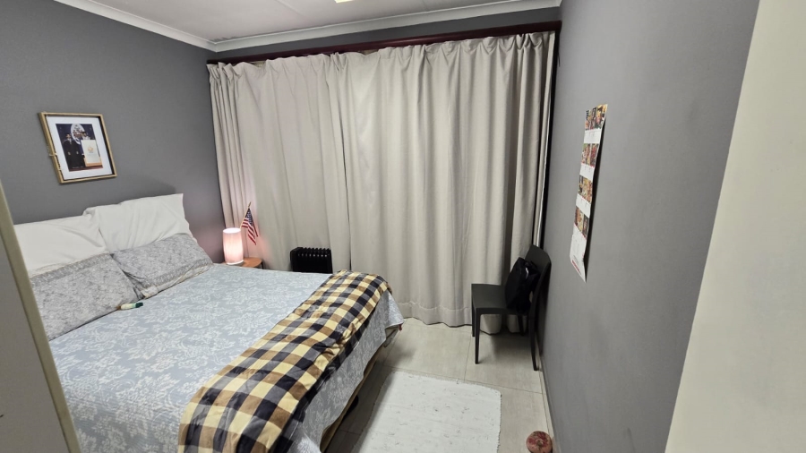 4 Bedroom Property for Sale in Rooihuiskraal Gauteng