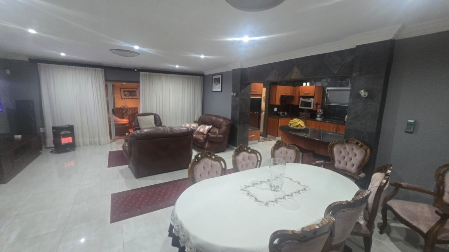 4 Bedroom Property for Sale in Rooihuiskraal Gauteng
