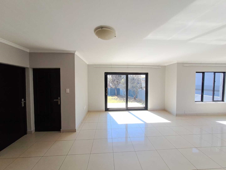 To Let 3 Bedroom Property for Rent in Rua Vista Gauteng