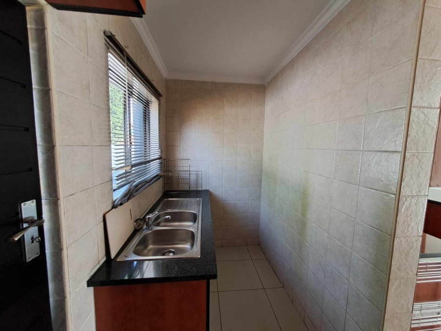 To Let 3 Bedroom Property for Rent in Rua Vista Gauteng