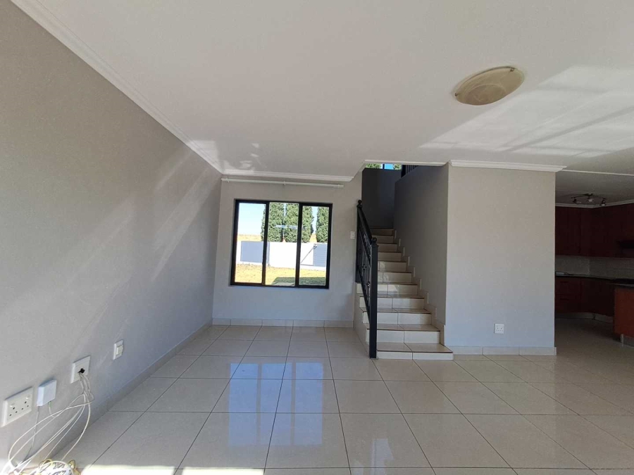 To Let 3 Bedroom Property for Rent in Rua Vista Gauteng