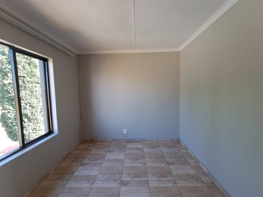 To Let 3 Bedroom Property for Rent in Rua Vista Gauteng