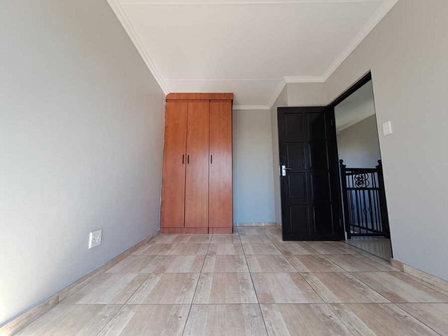 To Let 3 Bedroom Property for Rent in Rua Vista Gauteng