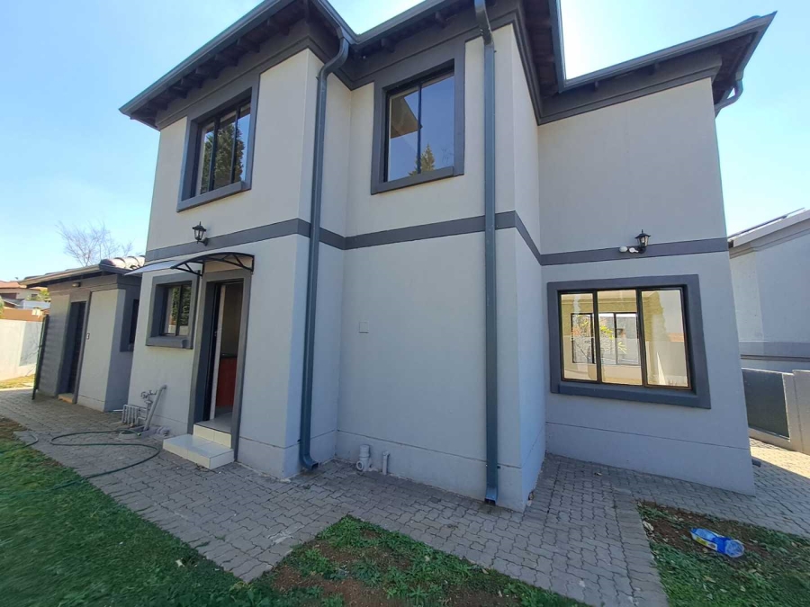 To Let 3 Bedroom Property for Rent in Rua Vista Gauteng