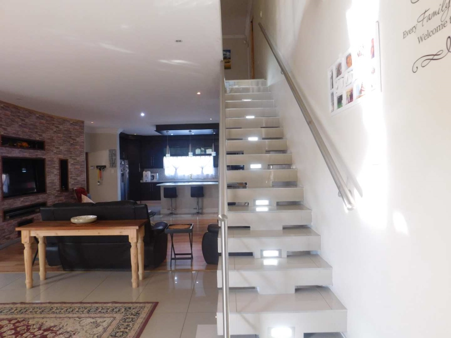 3 Bedroom Property for Sale in Heuwelsig Estate Gauteng